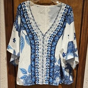 Shein Curve Blue And White Top/Tunic Plus Size 2XL Women's/Ladies Floral Print